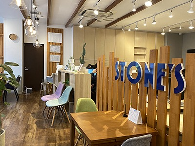 株式会社ストーンズの店内