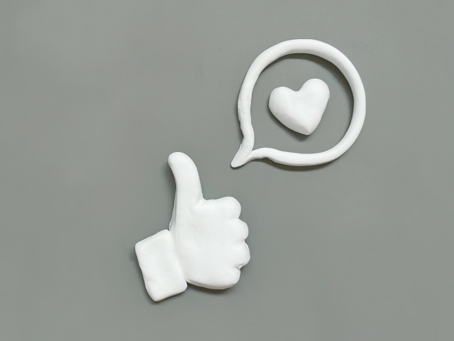 サムズアップとハート